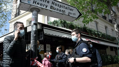 صورة قتيل وجريح خطر بالرصاص النار أمام مستشفى باريسي ومطلق النار هارب