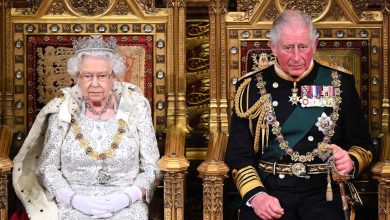 صورة الملك تشارلز يخلف إليزابيث الثانية على عرش بريطانيا