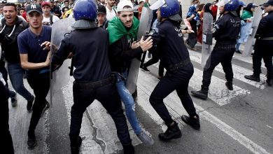 صورة الجزائر تمارس الإدراج على قوائم “الإرهاب” بشكل غير قانوني لقمع المجتمع المدني