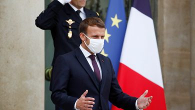 صورة إيمانويل ماكرون يتوجه بكلمة إلى الفرنسيين اليوم في أوج الموجة الثالثة من وباء كورونا