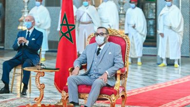 صورة الملك محمد السادس يترأس بفاس حفل إطلاق وتوقيع اتفاقيات تصنيع وتعبئة اللقاح المضاد لكوفيد-19 ولقاحات أخرى بالمغرب