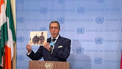 صورة السيد عمر هلال: يتعين مساءلة الجزائر بشأن التجنيد العسكري للأطفال في مخيمات تندوف