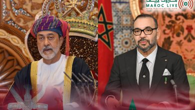 صورة جلالة الملك يهنئ سلطان عمان بمناسبة الذكرى الثانية لتوليه مقاليد الحكم