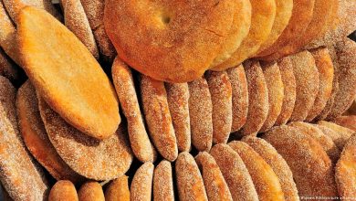 صورة سعر الخبز العادي من دقيق القمح اللين لم يعرف أي تغيير ويظل في مستواه الحالي (وزارة)
