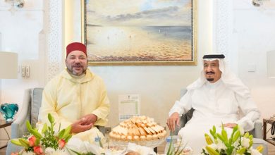 صورة جلالة الملك يهنئ خادم الحرمين الشريفين إثر مغادرته المستشفى