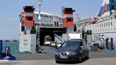 صورة الاستئناف التدريجي لخدمات نقل الركاب بين مينائي طنجة المتوسط وطنجة المدينة وميناءي الجزيرة الخضراء وطريفة بإسبانيا (وزارة)