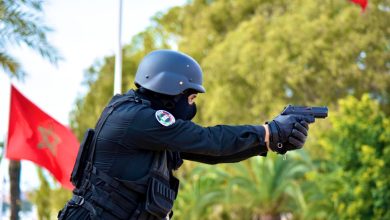 صورة مفتش شرطة يضطر لاستخدام سلاحه الوظيفي لتوقيف شخص عرض حياة عناصر الشرطة للخطر