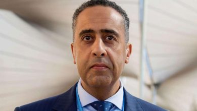 صورة بعد الأبواب المفتوحة.. زيارة خاصة تقود عبد اللطيف حموشي من جديد إلى مدينة فاس والساكنة تلتقط صورا معه