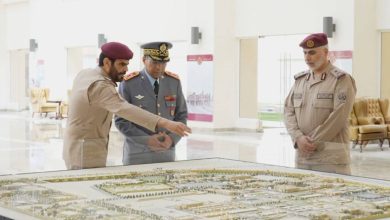 صورة قائد الحرس الملكي يقوم بزيارة للحرس الأميري القطري