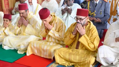 صورة أمير المؤمنين يؤدي غدا السبت صلاة عيد الأضحى المبارك بمسجد الحسن الثاني بمدينة تطوان (وزارة القصور الملكية والتشريفات والأوسمة)