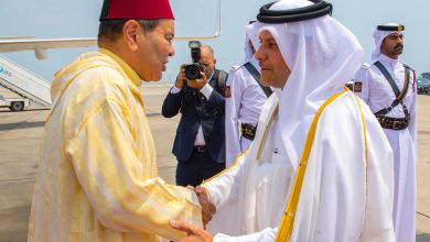 صورة صاحب السمو الملكي الأمير مولاي رشيد يحل بالدوحة لتمثيل جلالة الملك في القمة العربية الإسلامية الطارئة