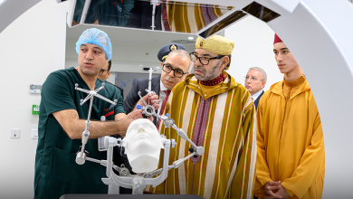 صورة جلالة الملك يدشن المركب الاستشفائي الجامعي الدولي محمد السادس للرباط ويعطي تعليماته السامية لافتتاح المركز الاستشفائي الجامعي محمد السادس لأكادير