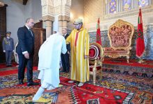 صورة جلالة الملك يستقبل الولاة والعمال الجدد المعينين بالإدارة الترابية