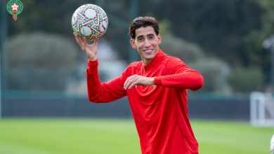 صورة وليد الركراكي يوضح حقيقة غياب نايف أكرد عن مباراة مالي