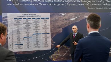 صورة وزير الخارجية الهولندي يزور المركب المينائي طنجة المتوسط