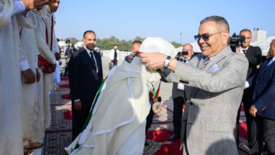 صورة صاحب السمو الملكي الأمير مولاي رشيد يترأس نهاية جائزة الحسن الثاني لفنون الفروسية التقليدية “التبوريدة” في دورتها الخامسة والعشرين