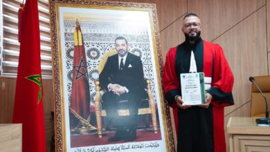 صورة الطالب الباحث سامي الوصيفي يناقش أطروحة دكتوراه حول خصوصية الدعوى العمومية في مكافحة جريمة الاتجار في البشر