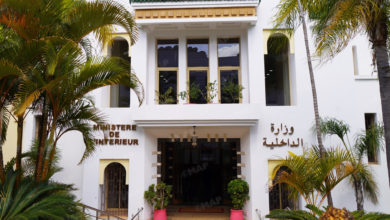 صورة وزارة الداخلية عملت على إيفاد لجنة تفتيش مركزية إلى مدينة طنجة للتحري والوقوف على حقيقة الخروقات التي شابت العملية الانتخابية بمكتبين للتصويت (بلاغ)